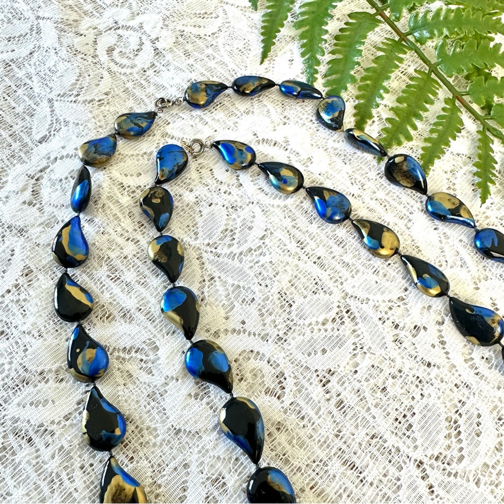 Pair of Vintage Avon Flaming Teardrop Necklaces - Picture 3 of 5